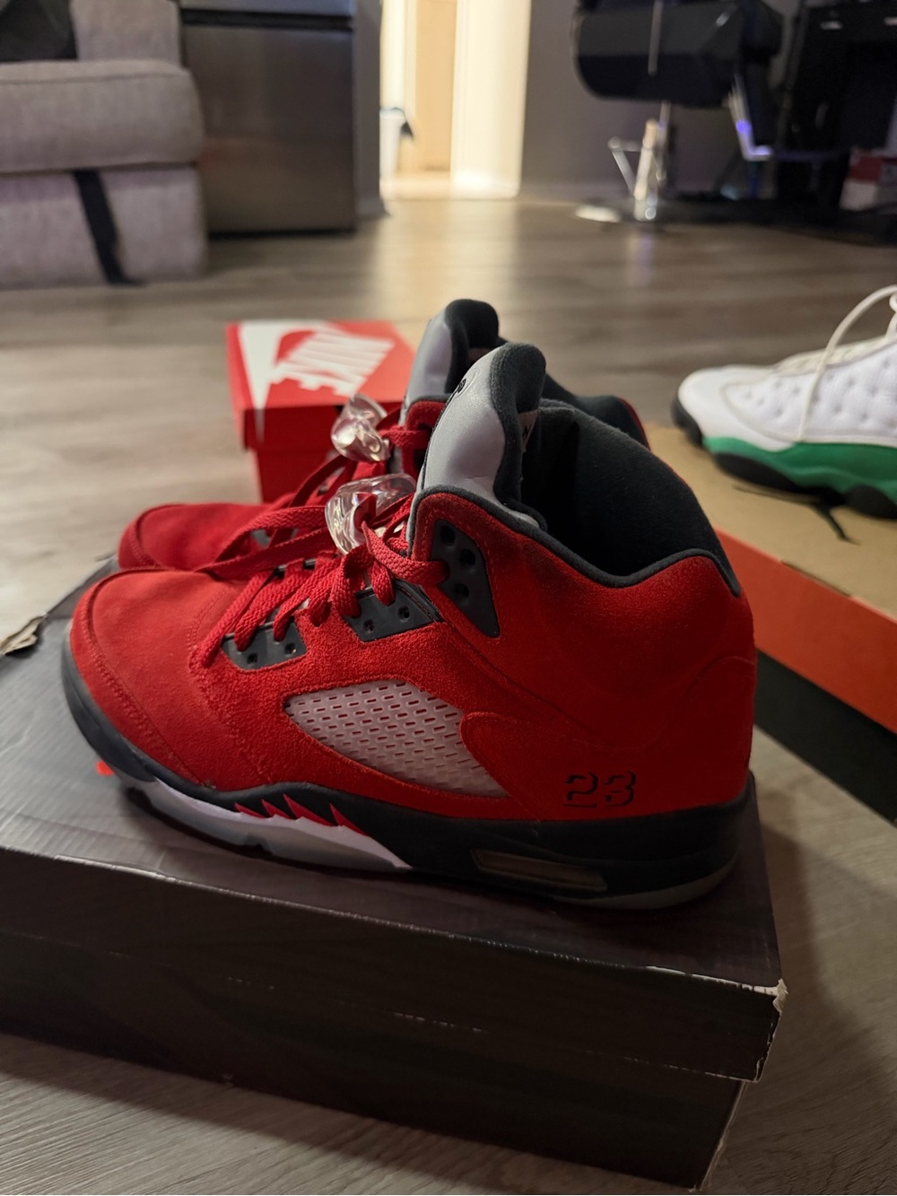 Jordan 5 “Raging Bull” 8.5 - Picture 1 of 5